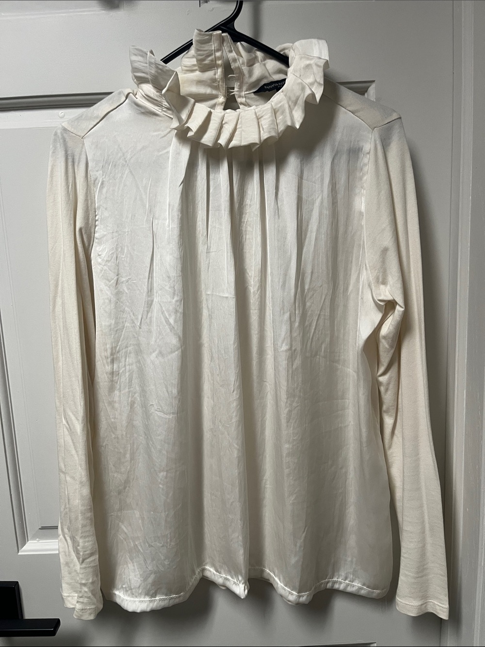 Banana Republic Cream Ruffle-Neck Long Sleeve Blouse